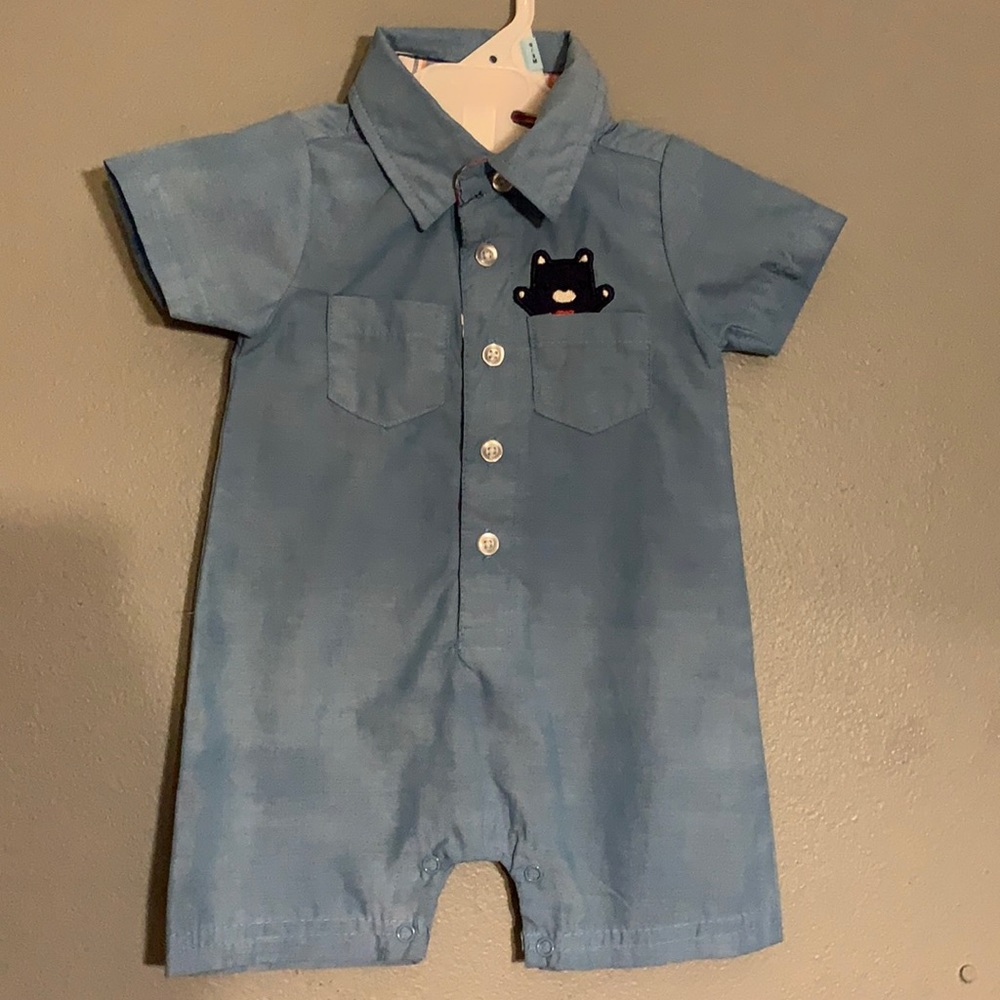 Jumpsuit with peekaboo bear